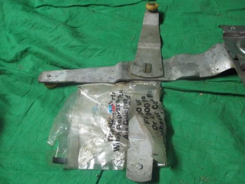 4 Door Window Regulator Front Left 1974 C Body Imperial Fury NOS MOPAR 3760249