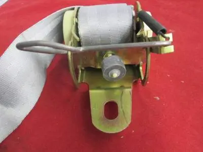 1984 LEFT OUTBOARD SILVER SEATBELT K, E BODY NOS MOPAR F745BA3