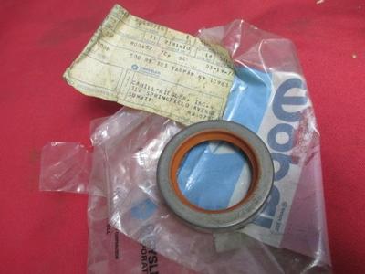 Automatic Transmission Oil Pump Seal NOS MOPAR MD950716
