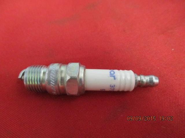 Lot Of 8 Slant 6 Spark Plugs NOS MOPAR 3755840 Or P-557P