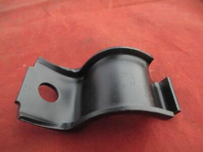 1- NOS Mopar 32001951 Clamp