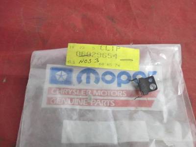 A/C Temperature Self Adjust Cable Clip Fits Most 72 73 C Body NOS MOPAR 6029654