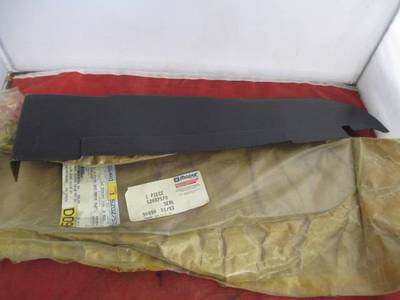 [4050-731-nos#m] Baffle Seal Fits 91-96 N Body Models Dakota NOS MOPAR 52027570